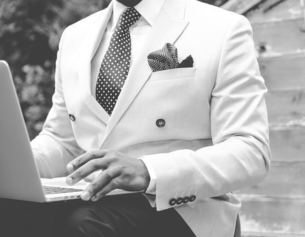 suit-869380__340.jpg